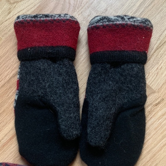 Upcycled Wool Sweater Mittens Women’s Medium - Picture 4 of 9
